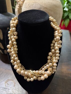EUC ✨ STUNNING Vintage GIVENCHY Pearl & Gold Chain Statement Necklace ✨